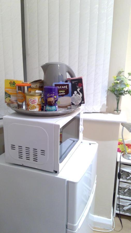 Luxury London Ensuite Double Room, Park Free, Tram-Train! Mitcham Exterior photo