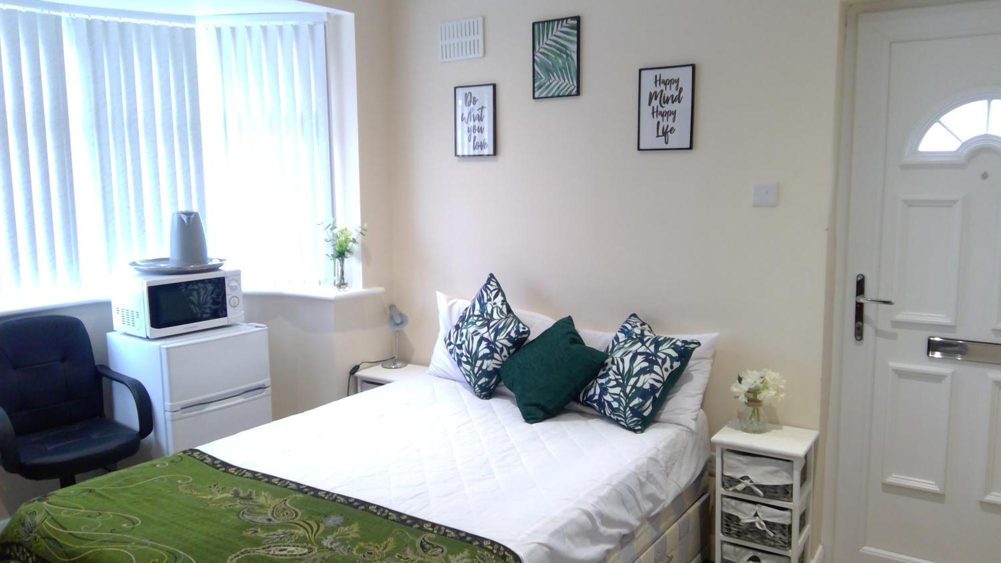 Luxury London Ensuite Double Room, Park Free, Tram-Train! Mitcham Exterior photo